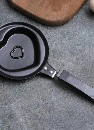 Мини-сковородка для яичниц в форме сердечка