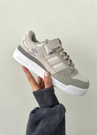 Классные женские кроссовки adidas forum light grey white premium серые