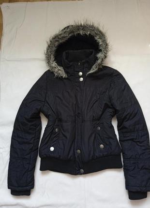 Зимова куртка жіноча тепла на хутрі чорна курточка теплая с капюшоном
