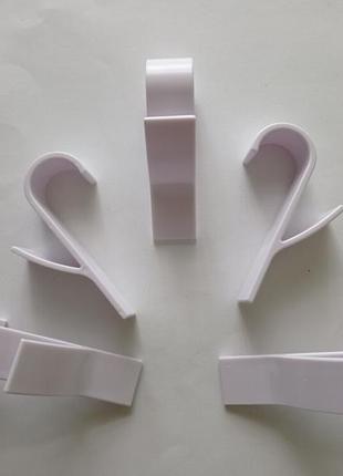 Крючок на полотенцесушитель, батарею отопления, шкаф и др.