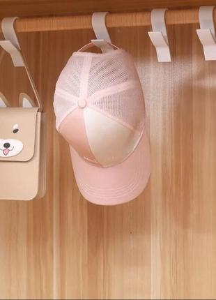 Крючок на полотенцесушитель, батарею отопления, шкаф и др.