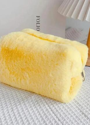 Косметичка пухнаста жовта