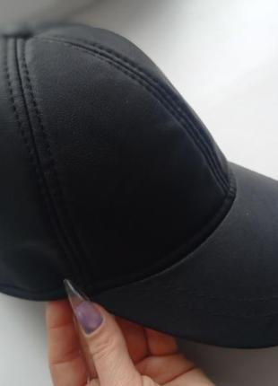 Бейсболка кепка кожзам утепленна на флісі розпродаж