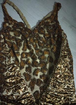Шикарное платье с леопардовым принтом4 фото