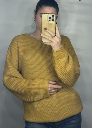 Жіночий теплий жовтий светр із зав'язками на спинці