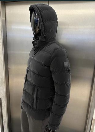 Зимова чоловіча куртка boss розмір л l2 фото
