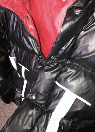 Куртка короткая черная valentino moncler с отстегивающимся капюшоном6 фото
