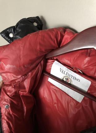 Куртка короткая черная valentino moncler с отстегивающимся капюшоном5 фото