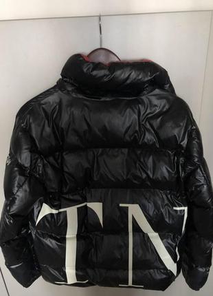 Куртка короткая черная valentino moncler с отстегивающимся капюшоном4 фото