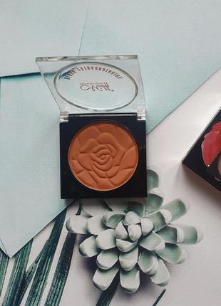 Шикарные компактные румяна menow, #19 (матовый натуральный)