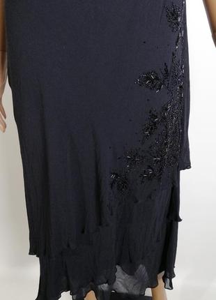 Нарядное черное шелковое платье debut
является вышивка бисером4 фото
