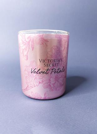 Парфумована соєва свічка victoria's secret