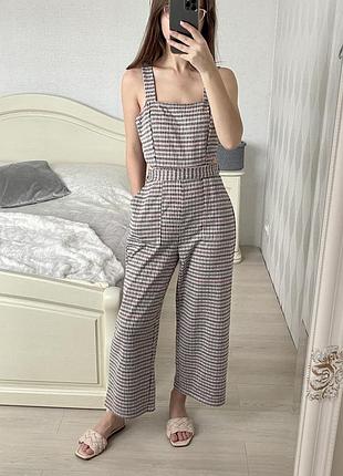 Комбинезон на бретельках с прямыми брюками в клетку от bershka в размере м