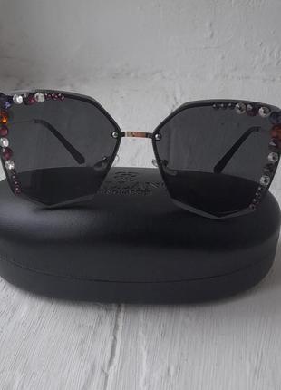 Очки солнцезащитные uv400 классические с камнями стильные6 фото