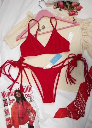 Красный раздельный женский купальник лиф с треугольными чашками плавки бикини на завязках по бокам1 фото