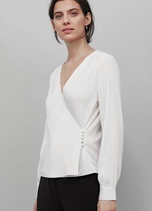 Сатиновая атласная белая молочная блуза h&amp;m с имитацией затина запаха с пуговицами1 фото
