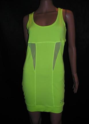 Яркое платье в спортивном стиле с прозрачными вставками спереди и сзади размер м metca