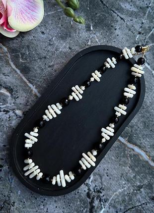Колье из агата и коралла
