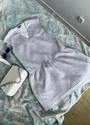 Роскошное объемное оверсайз платье серебристое