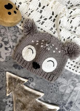 1+1=3 🐨 класна вʼязана шапка коала 2-3-4 92-98-104 сіра шапочка з помпонами ведмедик