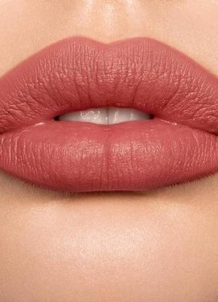 Charlotte tilbury look of love lipstick, помада для губ в оттенке mrs kisses, 3,5 гр.3 фото