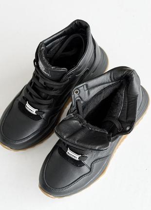 Женские кроссовки кожаные зимние черные emiro 27212 фото