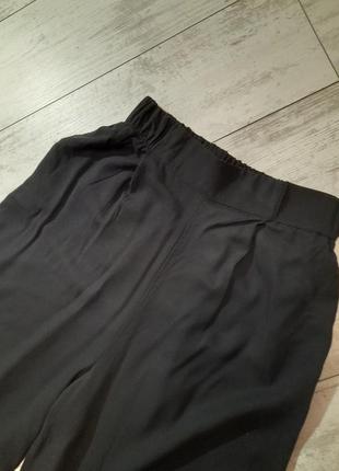 Черные вискозные широкие укороченные брюки2 фото