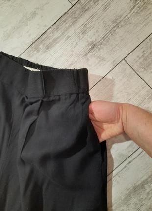 Черные вискозные широкие укороченные брюки3 фото