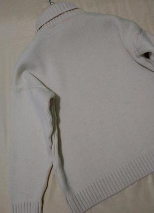 Свитер женский с горловиной 2