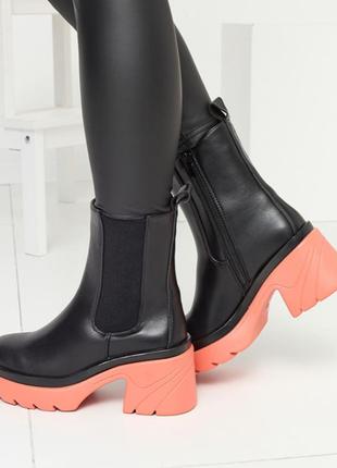 Кожаные ботинки челси на цветной платформе bottega.7 фото