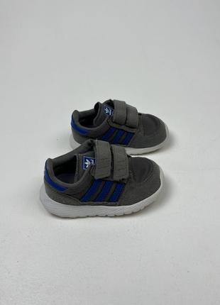 Оригинальные детские кроссовки adidas3 фото