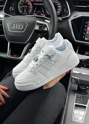 Жіночі кросівки adidas originals forum 84 low / адідас / демісезонні / весняні, літні, осінні / шкіра, замша / білі, чорні, сірі, бежеві8 фото