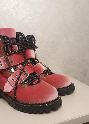 Ботинки розовые. сапожки черевики 35-36 размер