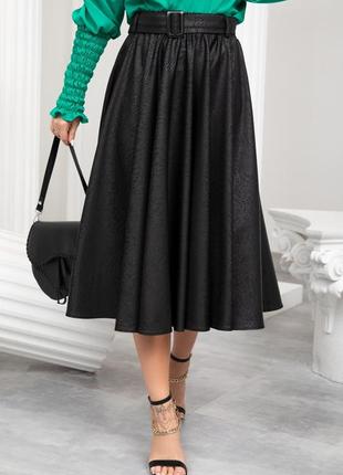 Черная фактурная юбка из эко-кожи1 фото