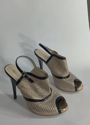 Женские бежевые туфли, босоножки1 фото