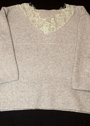 Вязаный свитер с кружевом1 фото