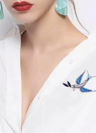 Брош голуб з гілочкою 🕊️ 2 кольори, блакитна птиця ластівка стриж, кристали емаль,...