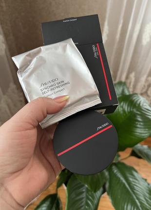 Shiseido synchro skin self-refreshing cushion compact foundation компактный тональный крем