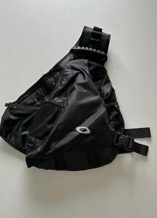 Oakley sling bag6 фото