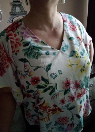 Трендова блуза з рукавами-кльош і перемичкою на спині3 фото