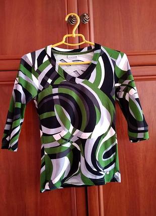 Стильна кофтинка в чудовий принт