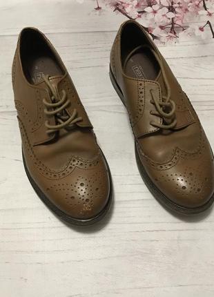 Туфлі-оксфорди модні
