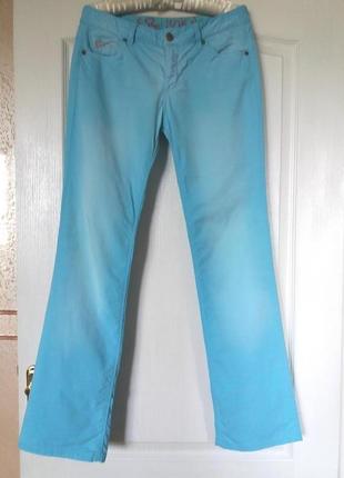 Продаю летние яркие голубые джинсы, брюки с потертостями1 фото