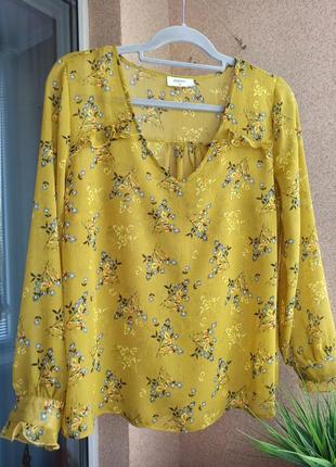 Красивая стильная полупрозрачная блуза в цветочный принт