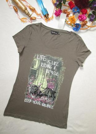 Суперовая хлопковая стильная футболка цвета хаки с рисунком и надписью mar colleсtion1 фото