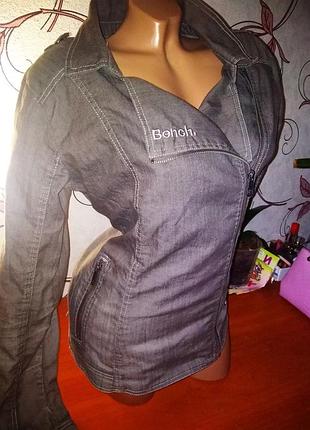 Джинсова куртка,вітровка