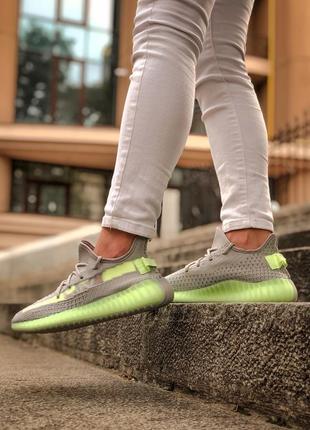 Крутые женские кроссовки adidas yeezy boost 350 серые с салатовым3 фото