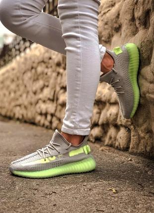 Крутые женские кроссовки adidas yeezy boost 350 серые с салатовым1 фото