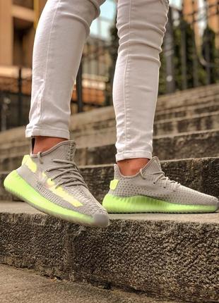 Крутые женские кроссовки adidas yeezy boost 350 серые с салатовым8 фото