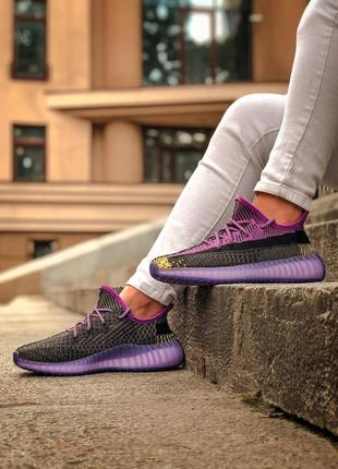 Круті жіночі кросівки adidas yeezy boost 350 фіолетові6 фото